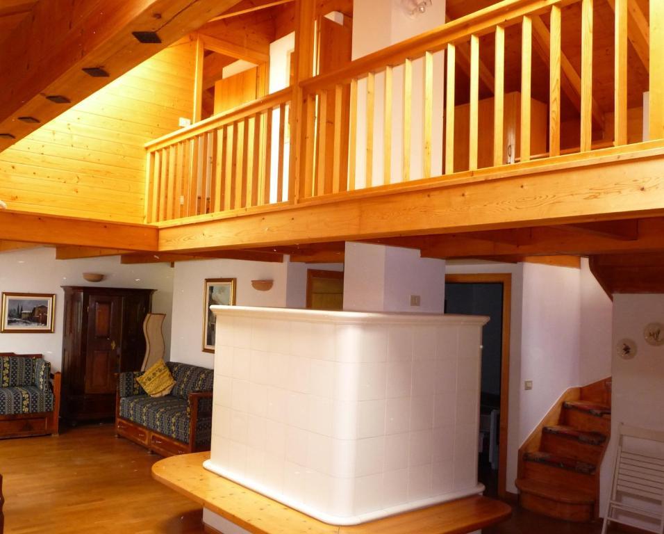Cavalese Luxury Mountain And Sky Apartment Room photo